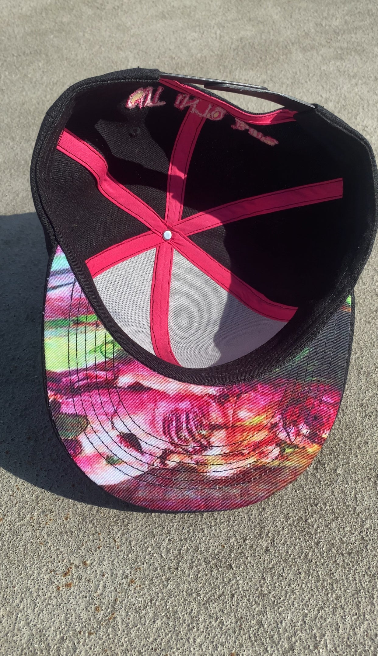 'CUT INTO BITS' CAP 1/1 SAMPLE