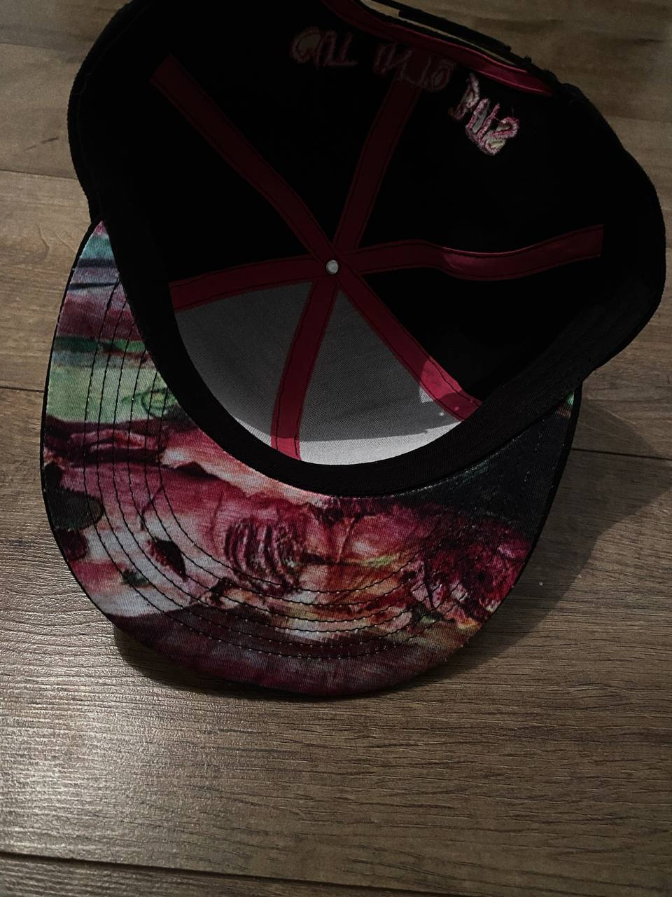 'CUT INTO BITS' CAP 1/1 SAMPLE